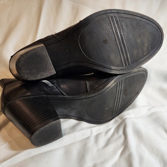 Womens boots - Picture 2 of 5